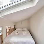 Superbe Maisonnette Neuve Au Coeur De Paris