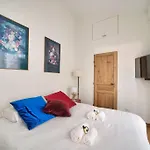 Superbe Maisonnette Neuve Au Coeur De Paris